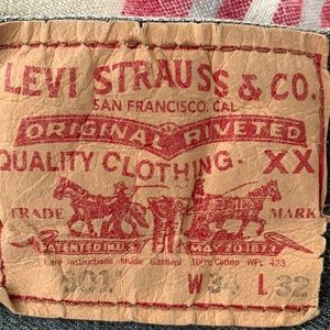 Levi 501 W34 L32 Grey